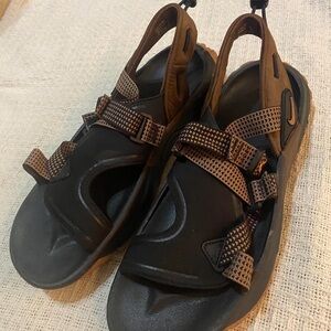 NIKE ONEONTA TRAIL HIKING SANDALS SLIDE WOMEN SHOES BLACK/BROWN/GUM SIZE 11